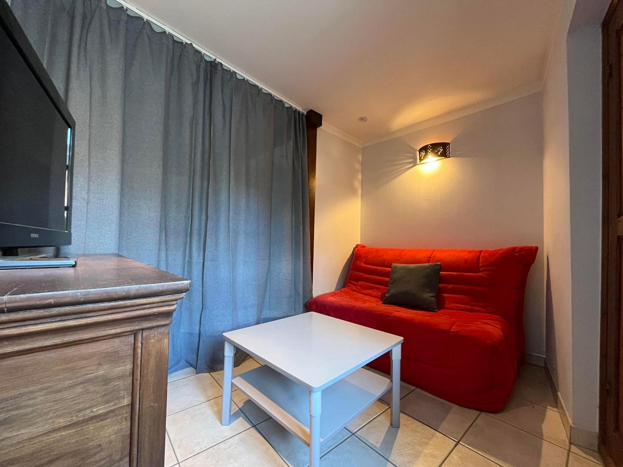 Le Pied De Ville Pouzenc Embrun Luaran gambar